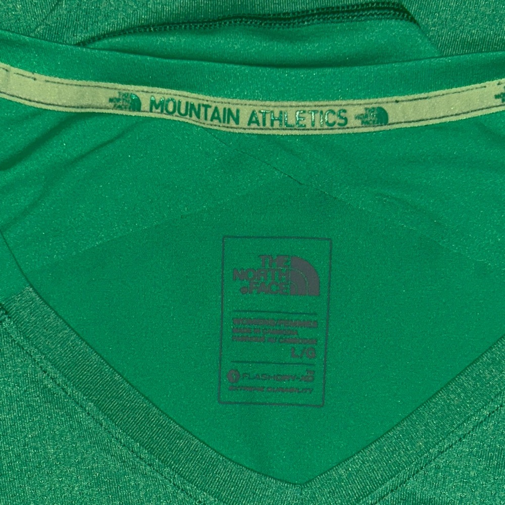 The North Face Mountain Athletics Green Flutter Sleeve Shirt, Size Large - Picture 3 of 6